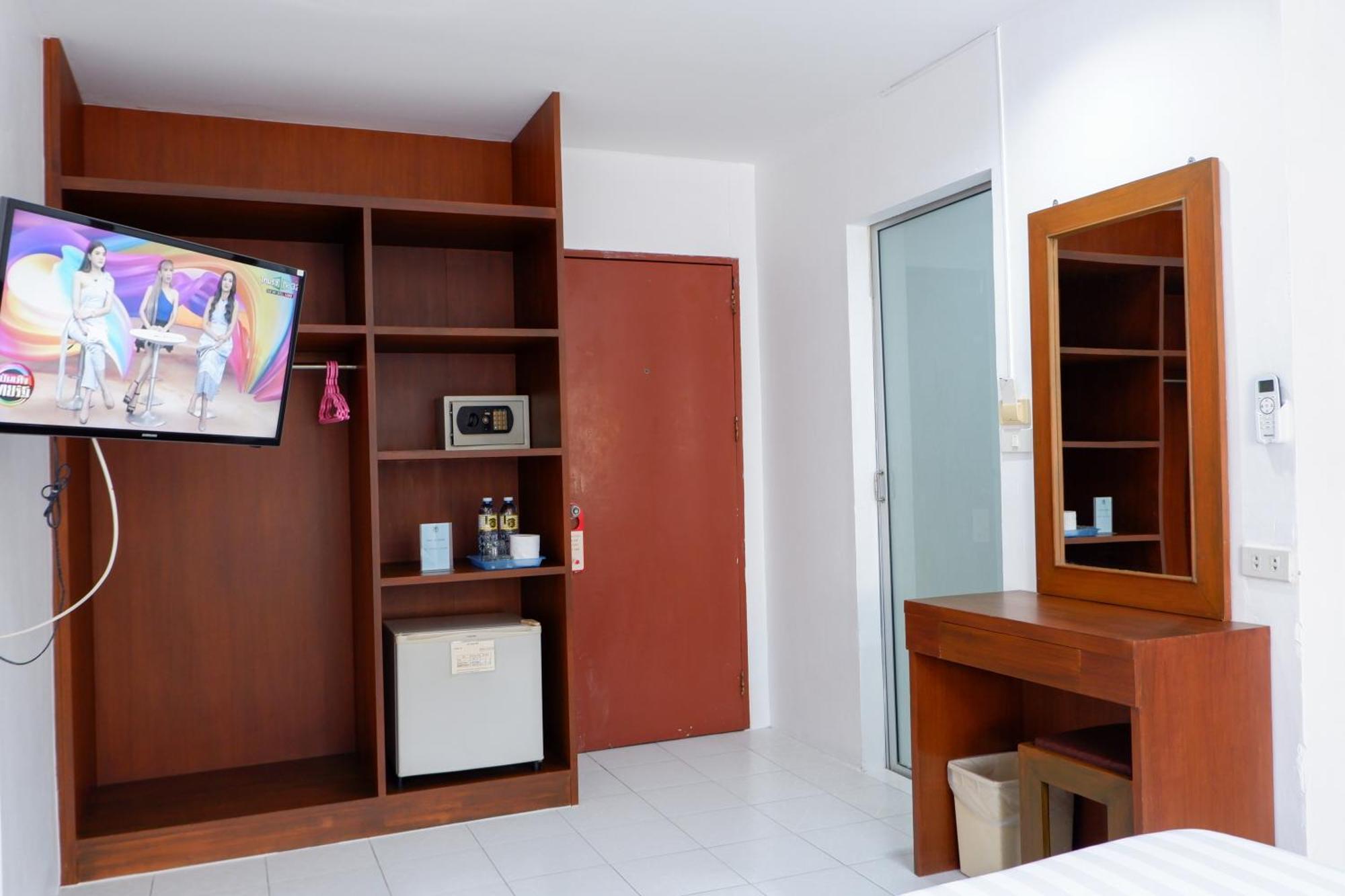 18 Coins Budget Hotel Паттая Екстер'єр фото