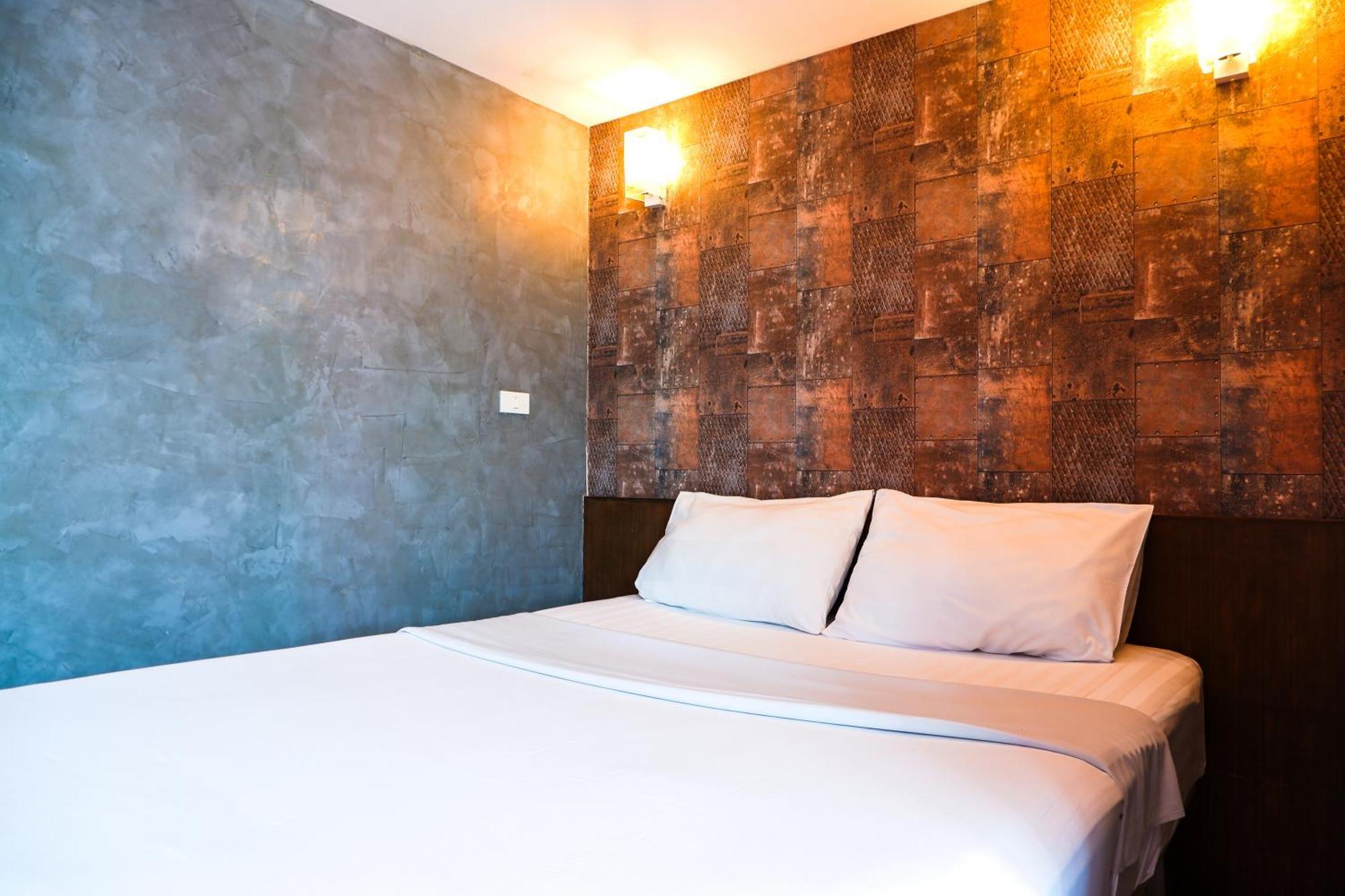 18 Coins Budget Hotel Паттая Номер фото
