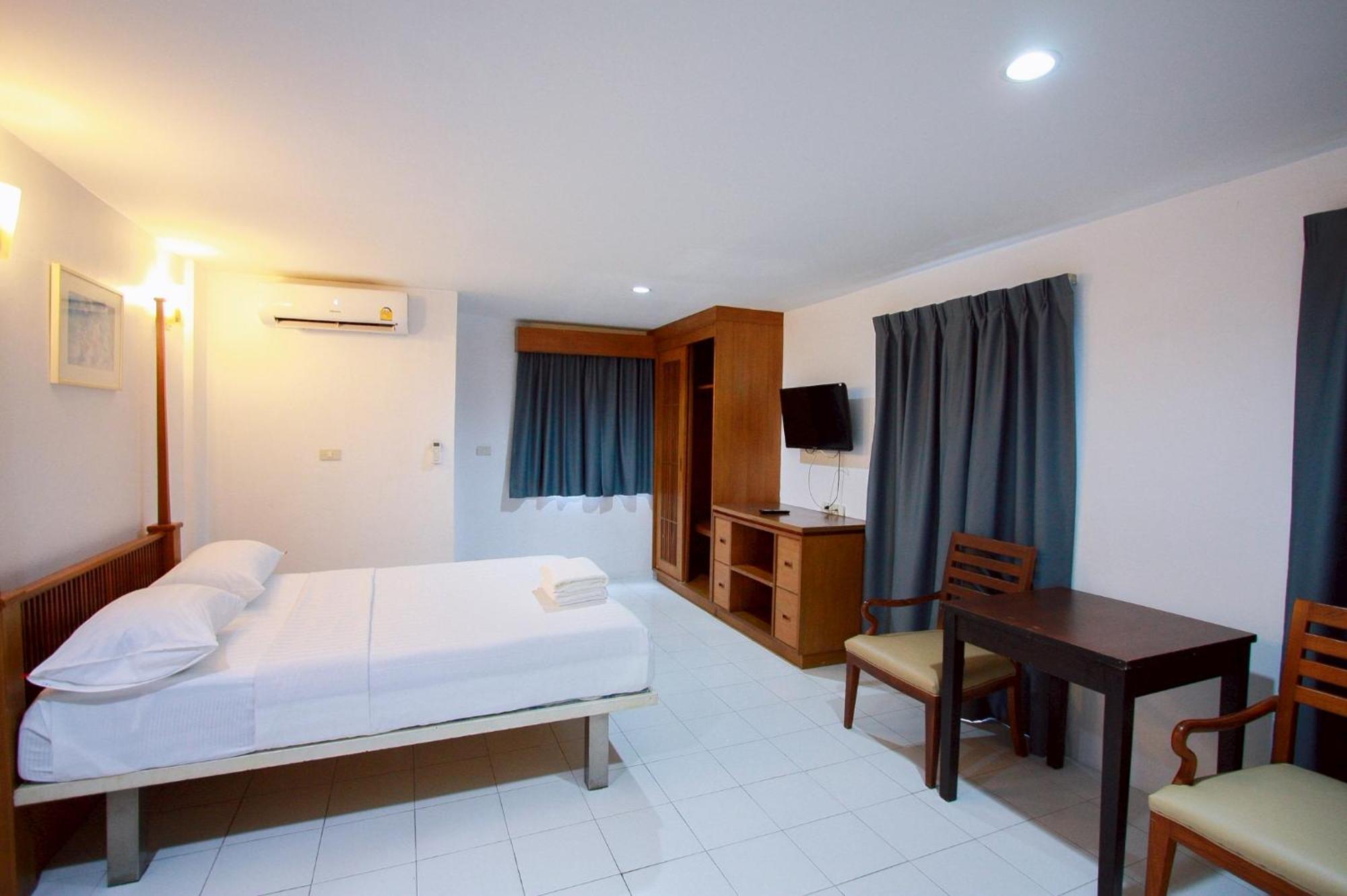 18 Coins Budget Hotel Паттая Екстер'єр фото