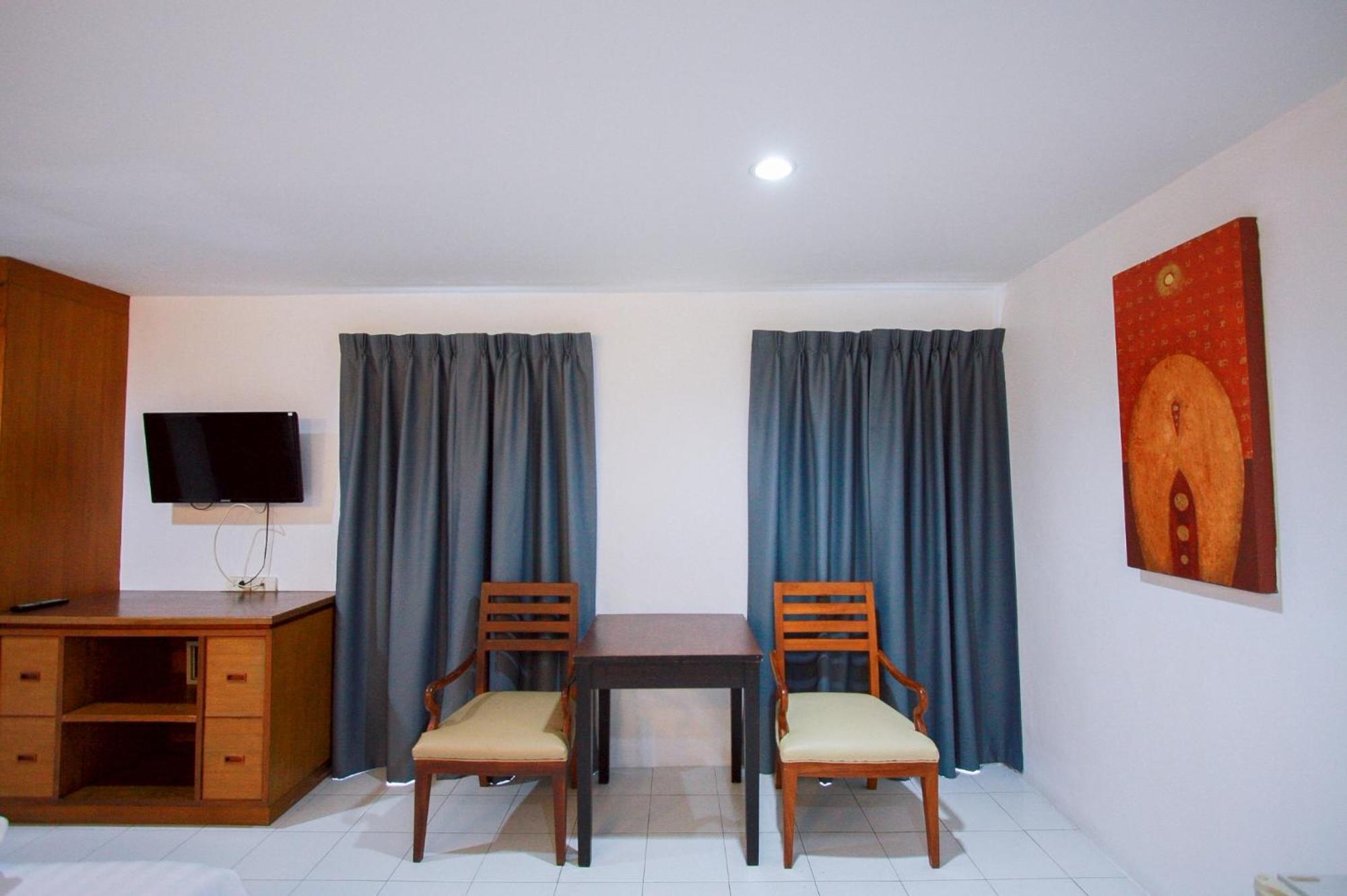 18 Coins Budget Hotel Паттая Номер фото