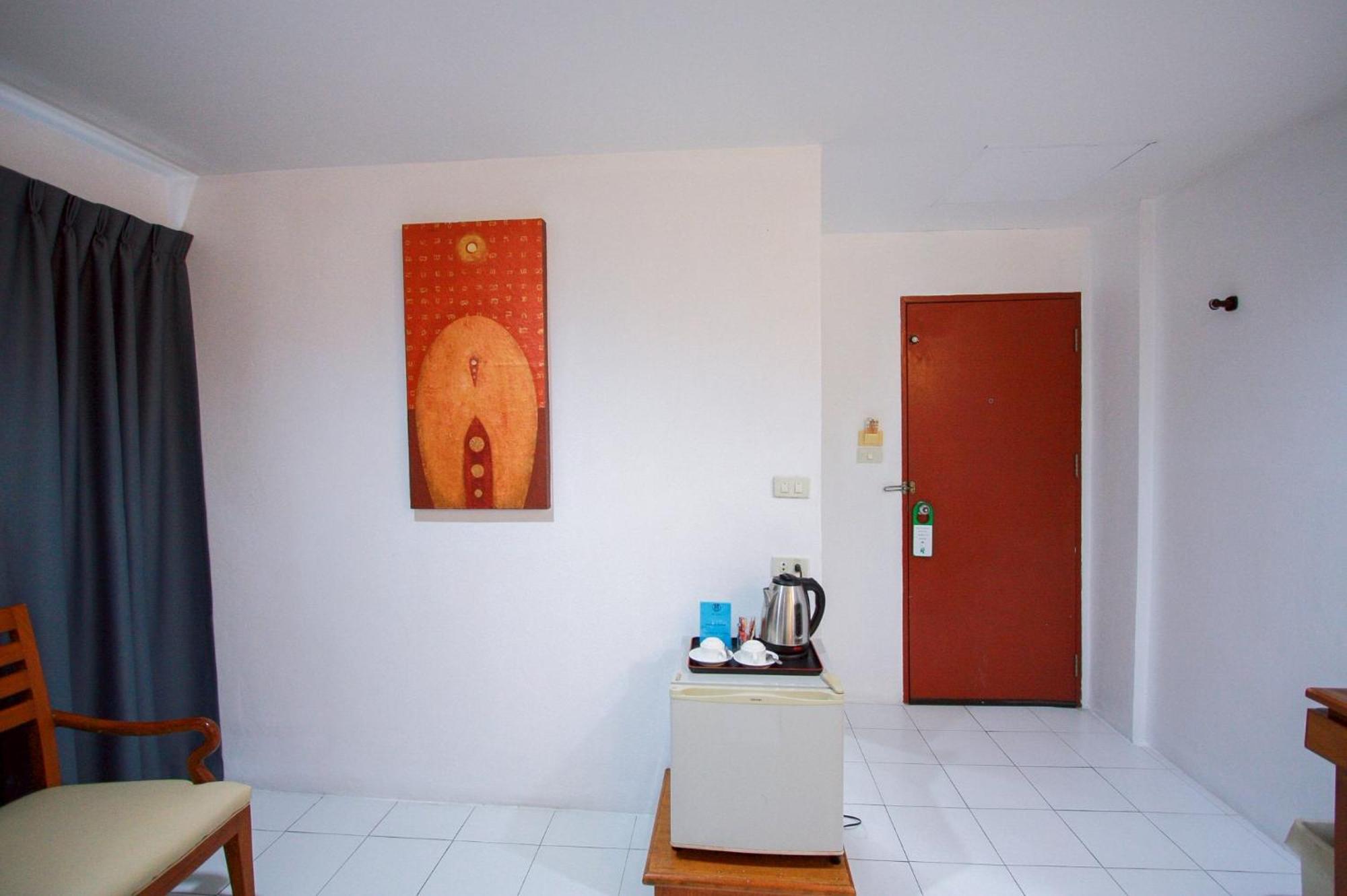 18 Coins Budget Hotel Паттая Номер фото