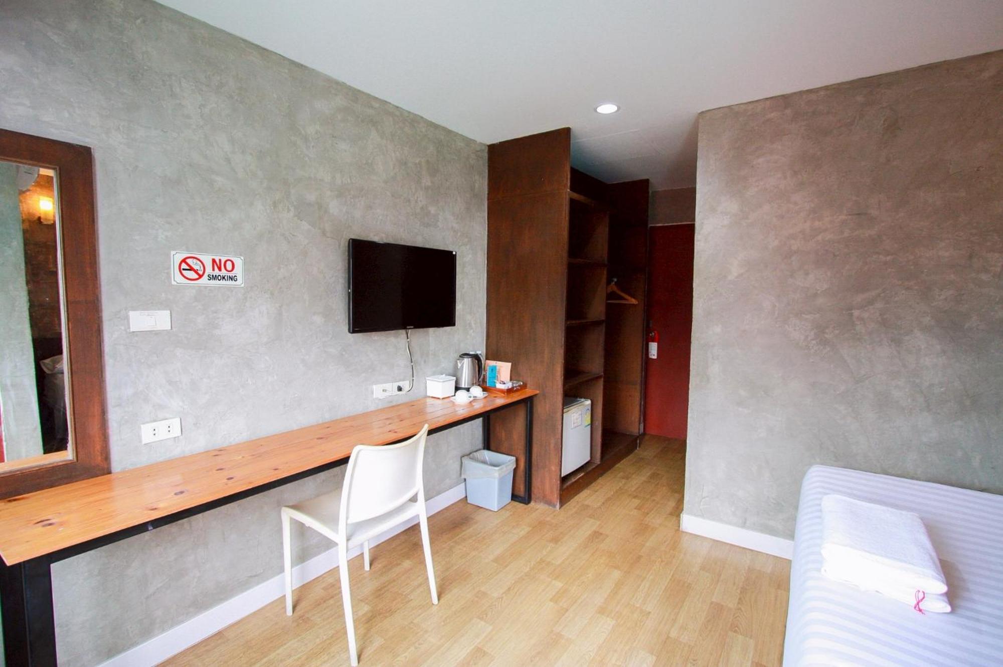 18 Coins Budget Hotel Паттая Номер фото