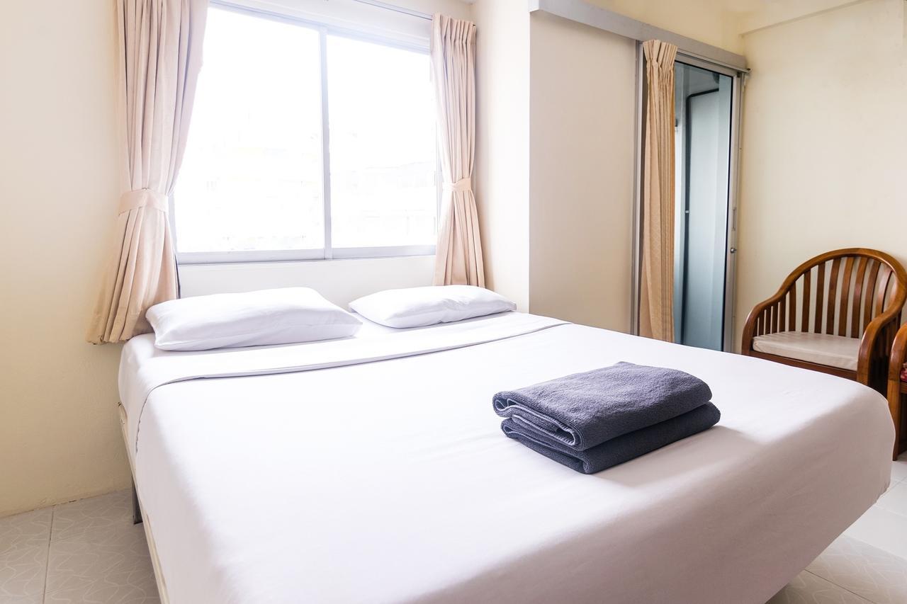 18 Coins Budget Hotel Паттая Екстер'єр фото
